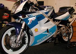 1991-Suzuki-RGV-250SP-Blue-3348-8.jpg