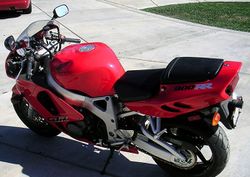 1996-Honda-CBR900RR-Red1-0.jpg