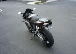 2005-Honda-CBR1000RR-BlackSilver-3.jpg