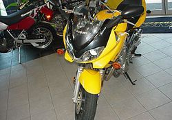 2003-Suzuki-GSF600S-Yellow-2.jpg