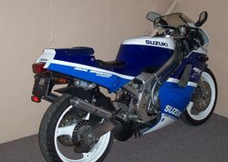 1989-Suzuki-RGV250R-Gamma-White-4252-2.jpg