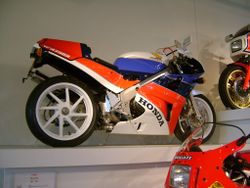 1989 Honda RC30.jpg