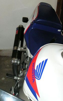 1993-Honda-CBR900RR-WhiteRedBlue-2294-1.jpg