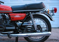 1975-Yamaha-RD350-Orange-551-2.jpg