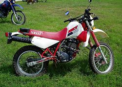1986-Yamaha-XT350-WhiteRed-0.jpg