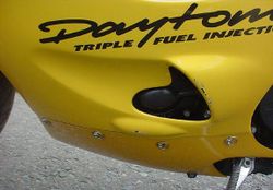 1997-Triumph-Daytona-T595-Yellow-1853-4.jpg