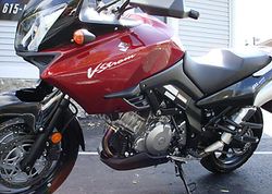 2006-Suzuki-DL1000-Red-0.jpg