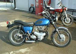 1968-Kawasaki-W1-650-Candy-Blue-1071-0.jpg