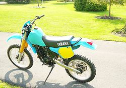 1985-Yamaha-IT200-Blue-0.jpg