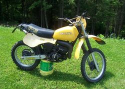 1982-Suzuki-PE175-Yellow-1.jpg