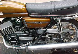 1974-Yamaha-RD250-Gold-214-0.jpg