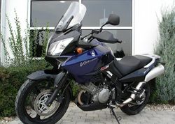 2005-Suzuki-DL1000-Blue-0.jpg