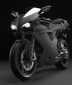 Ducati-848-EVO-Dark--13.jpg