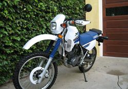 2000-Yamaha-XT350-White-4115-2.jpg