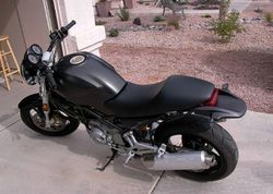 2001-Ducati-Monster-600-Black-8291-7.jpg