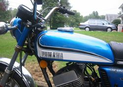 1973-Yamaha-RD250-Blue-2.jpg