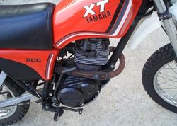 1982-Yamaha-XT200-Red-3.jpg
