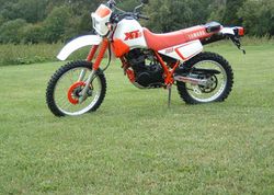 1988-Yamaha-XT350-RedWhite-7.jpg