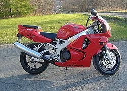 1997-Honda-CBR900RR-Red-4539-3.jpg