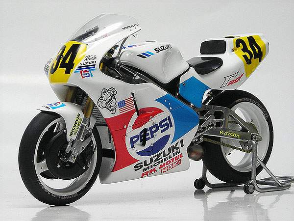 Racing Bikes Suzuki RSV500 Pepsi