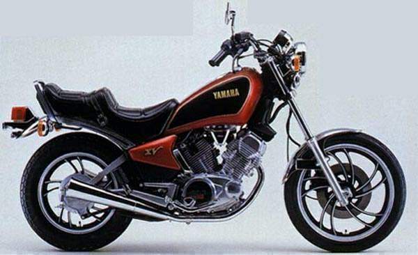 Yamaha XV400 Virago