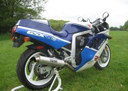 1988-Suzuki-GSX-R750-White-Blue-1629-6.jpg
