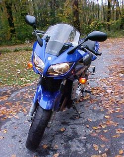 2001-Yamaha-FZ1-Blue13-0.jpg
