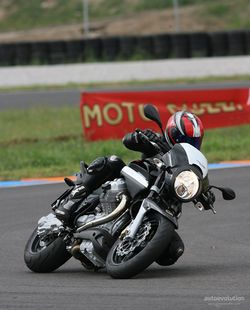 Moto-guzzi-1200-sport-2005-0.jpg