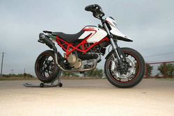 Ducati-hypermotard-1100-neiman-marcus-limited-edit-2009-2009-3.jpg