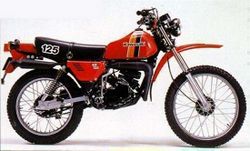 Kawasaki-ke125-1975-1982-0.jpg