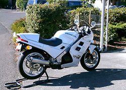 1987-Honda-VFR700F2-White-1.jpg