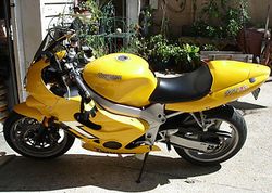 2001-Triumph-TT600-Yellow-3829-0.jpg