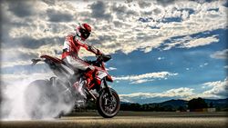 Ducati-hypermotard-sp-2015-2015-3.jpg