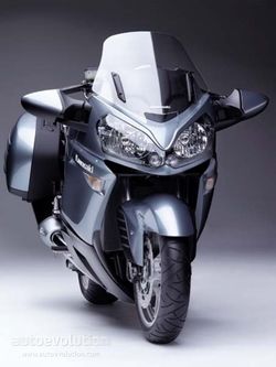 Kawasaki-gtr-1400-2006-4.jpg
