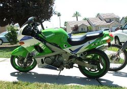 1994-Kawasaki-zx600-e2-Green-1.jpg