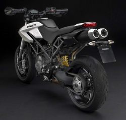 Ducati-hypermotard-796-2012-2012-4.jpg