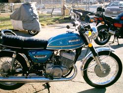 1975-Suzuki-T500-Blue-4587-1.jpg