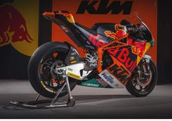 KTM-Moto2 17 3.jpg