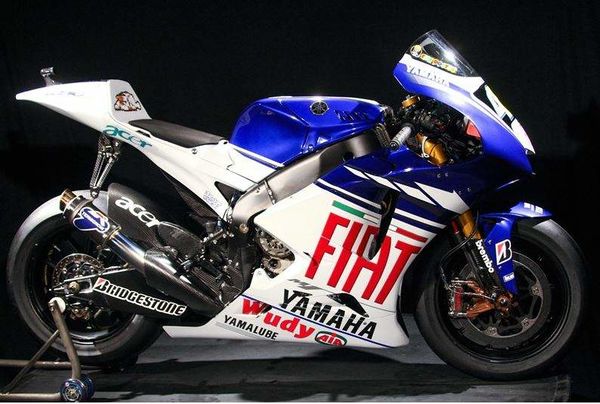Racing Bikes Yamaha YZR-M1 800