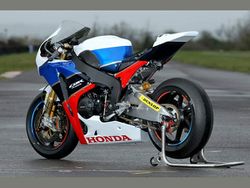 Honda-TT-Legends-Team--2.jpg