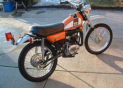 1975-Yamaha-DT100-Orange-4030-0.jpg