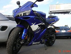 2005-Yamaha-YZF-R1-Blue-4729-0.jpg