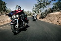 Harley-Davidson-FLHTKL-low--15--13.jpg