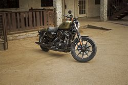 Harley-davidson-iron-883-2-2017-2.jpg