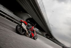 Ducati-streetfighter-848-2014-2014-0.jpg