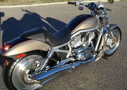 2005-Harley-Davidson-VRSCA-V-Rod-Gold-Black-6138-4.jpg