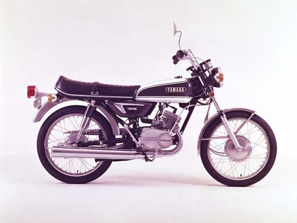 Yamaha AX125
