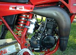 1982-Honda-CR125R-Red-1.jpg