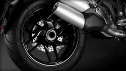 Ducati-monster-1200-2016-2016-0.jpg