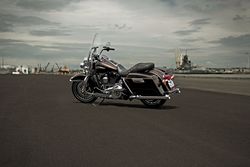 Harley-davidson-road-king-3-2013-2013-2.jpg